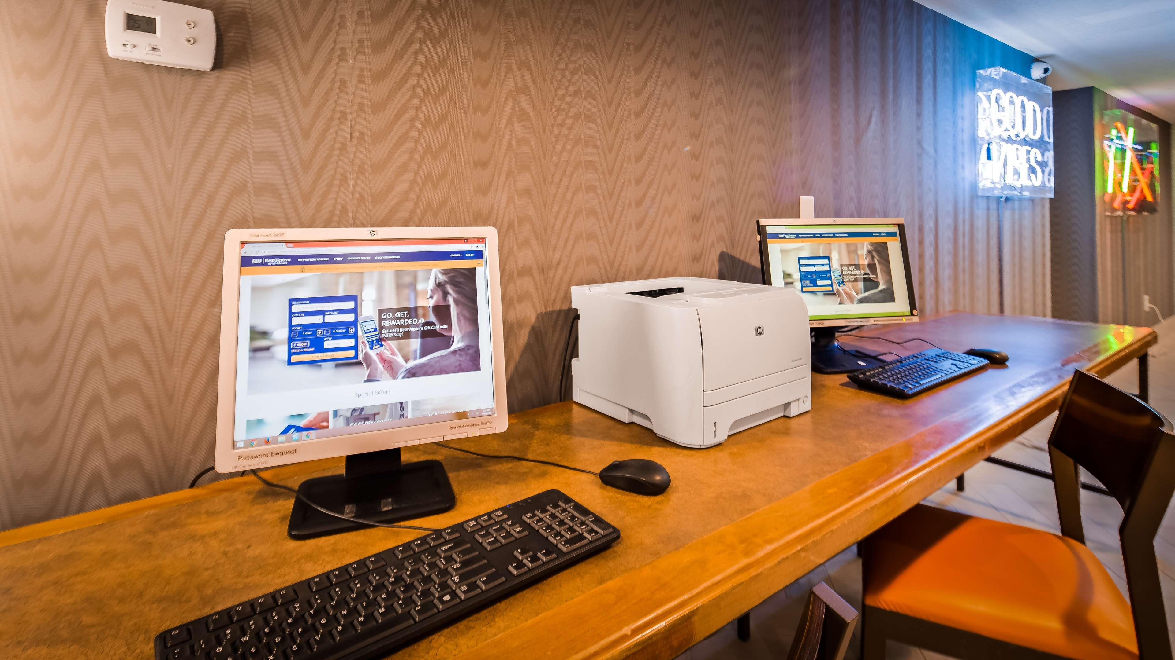 Best Western Innsuites Phoenix Hotel & Suites Экстерьер фото