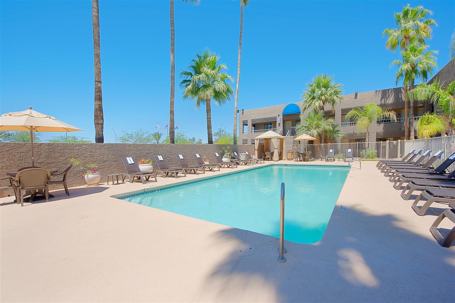 Best Western Innsuites Phoenix Hotel & Suites Экстерьер фото