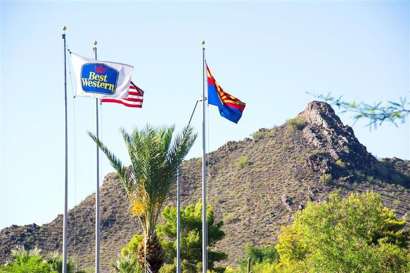 Best Western Innsuites Phoenix Hotel & Suites Экстерьер фото