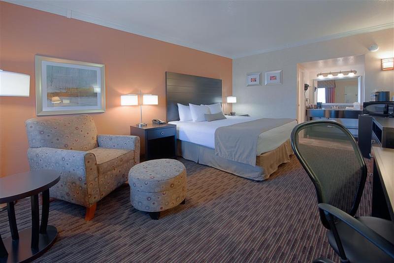 Best Western Innsuites Phoenix Hotel & Suites Экстерьер фото