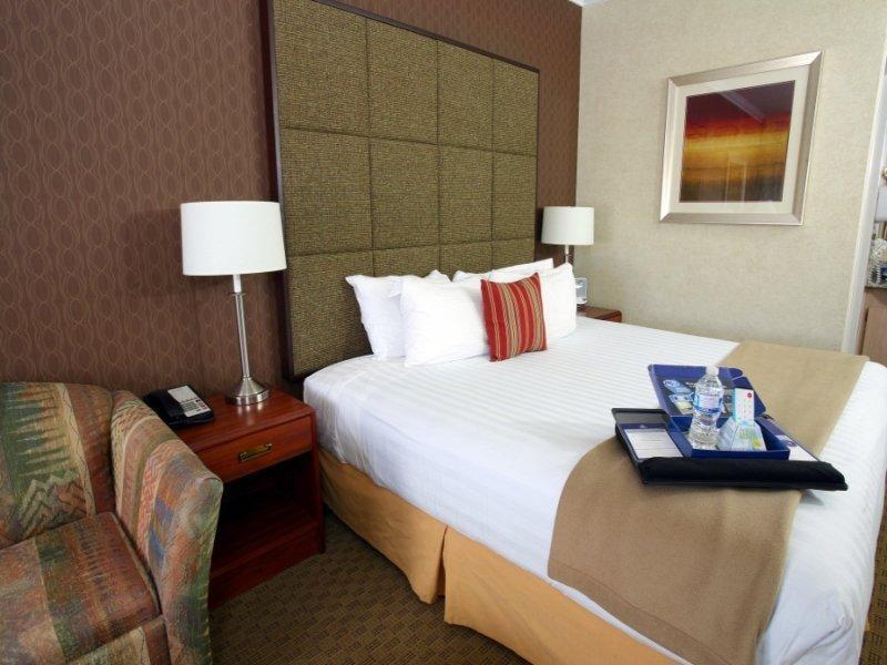 Best Western Innsuites Phoenix Hotel & Suites Экстерьер фото