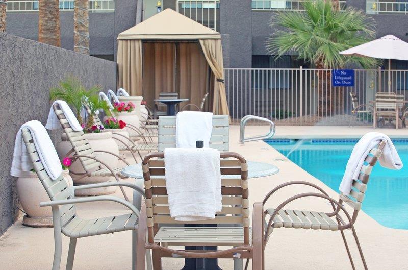 Best Western Innsuites Phoenix Hotel & Suites Экстерьер фото