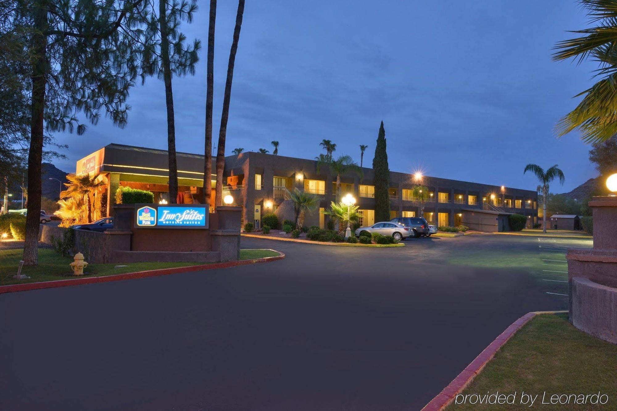 Best Western Innsuites Phoenix Hotel & Suites Экстерьер фото