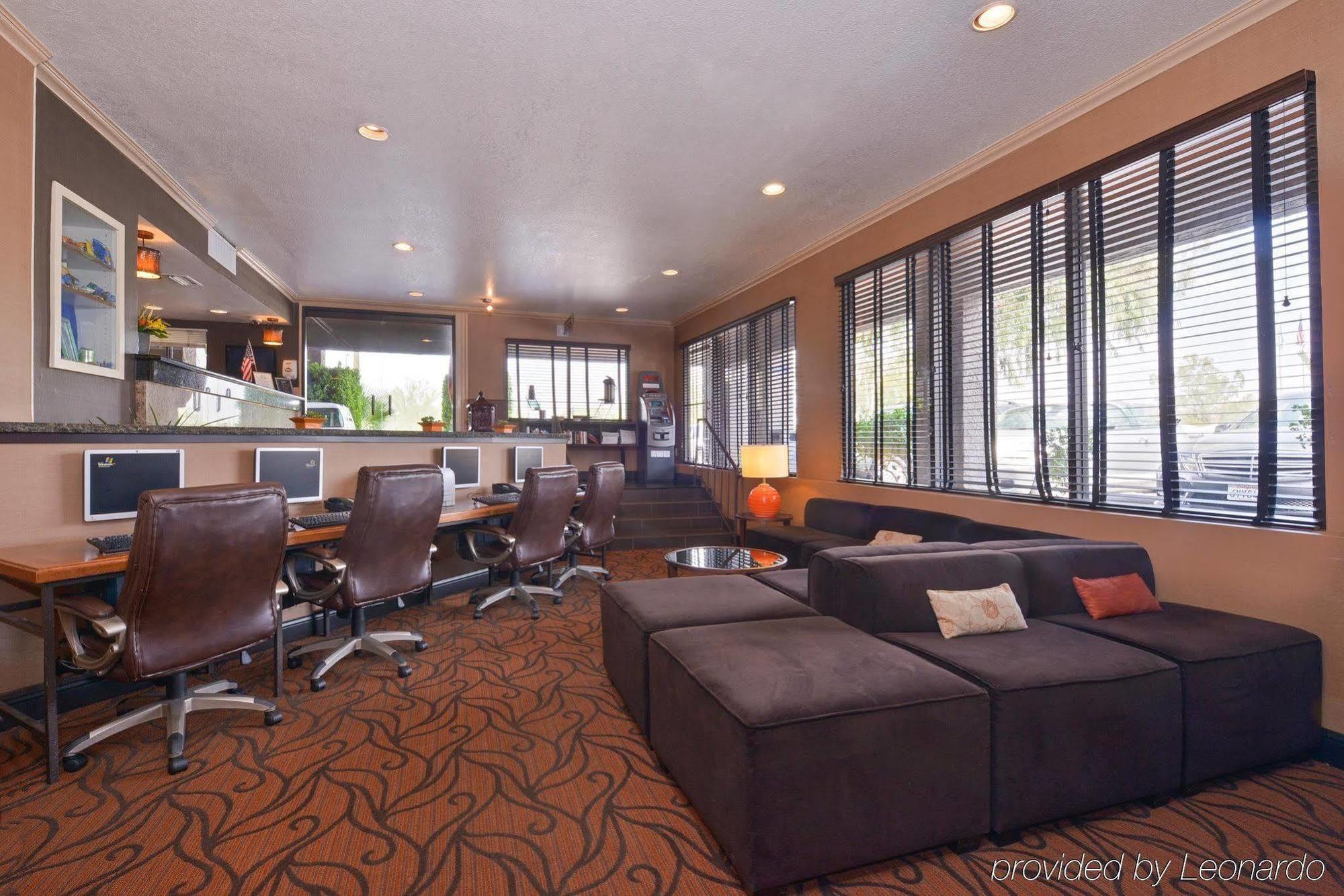 Best Western Innsuites Phoenix Hotel & Suites Экстерьер фото